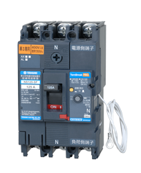 Single phase 3-wire circuit breakers with neutral phase open protection